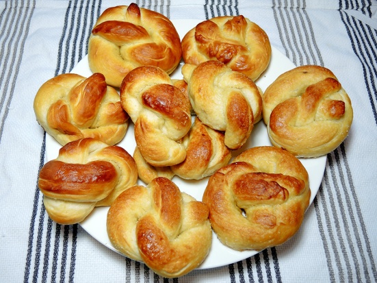 man-fuel-food-blog-homemade-soft-pretzels-recipe